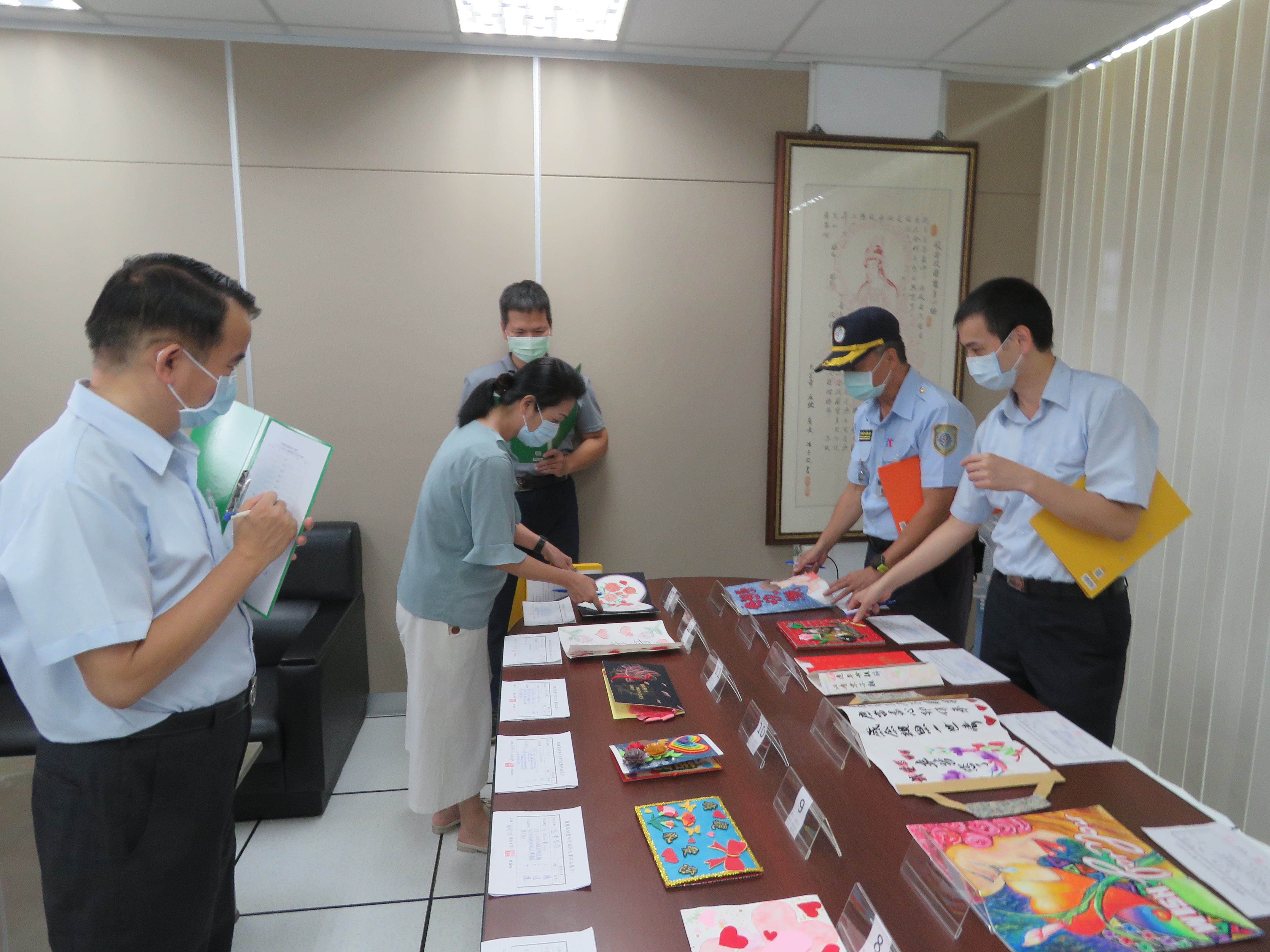 評審以主題創意、色彩構圖評分