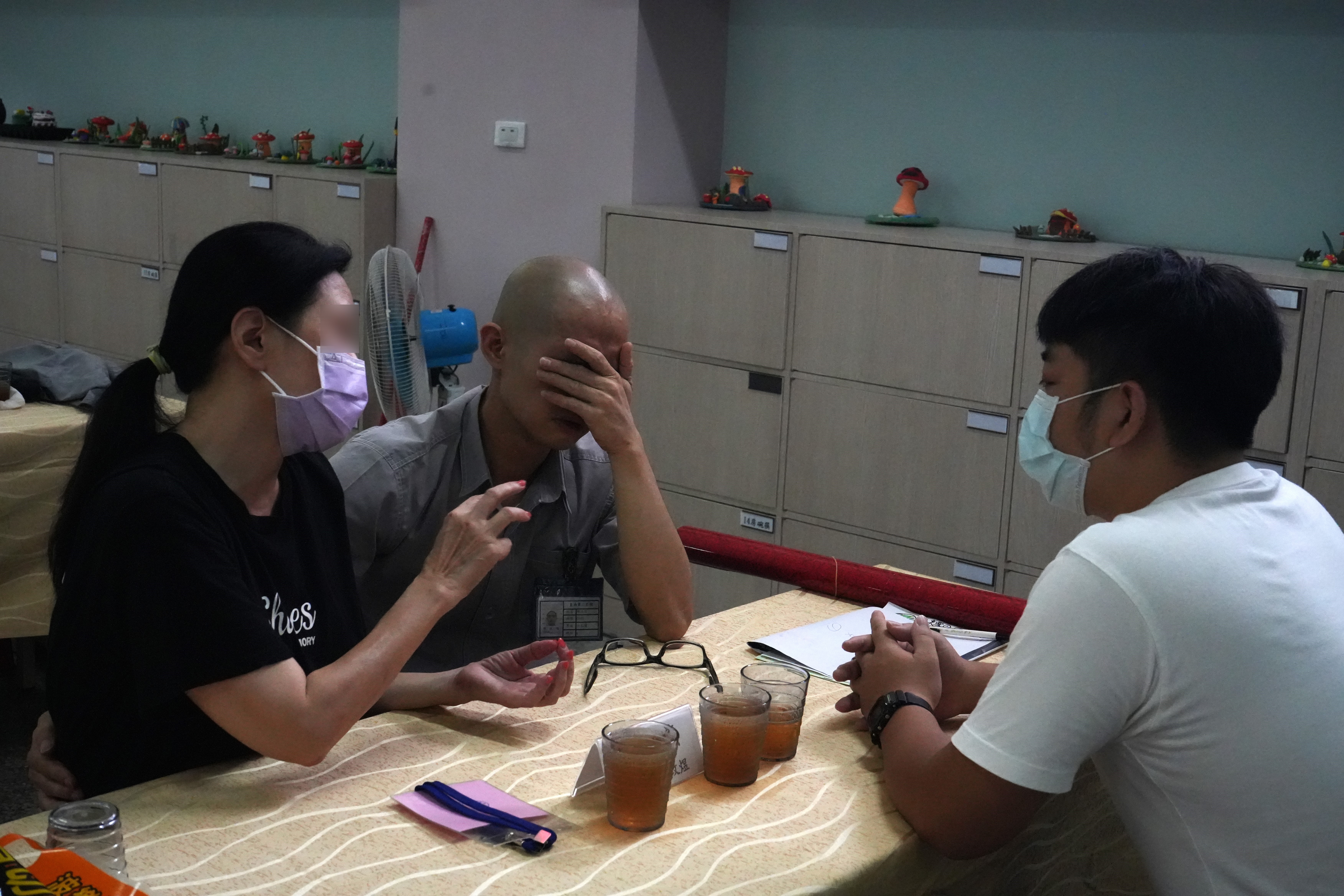 母親的不捨與同學的懺悔