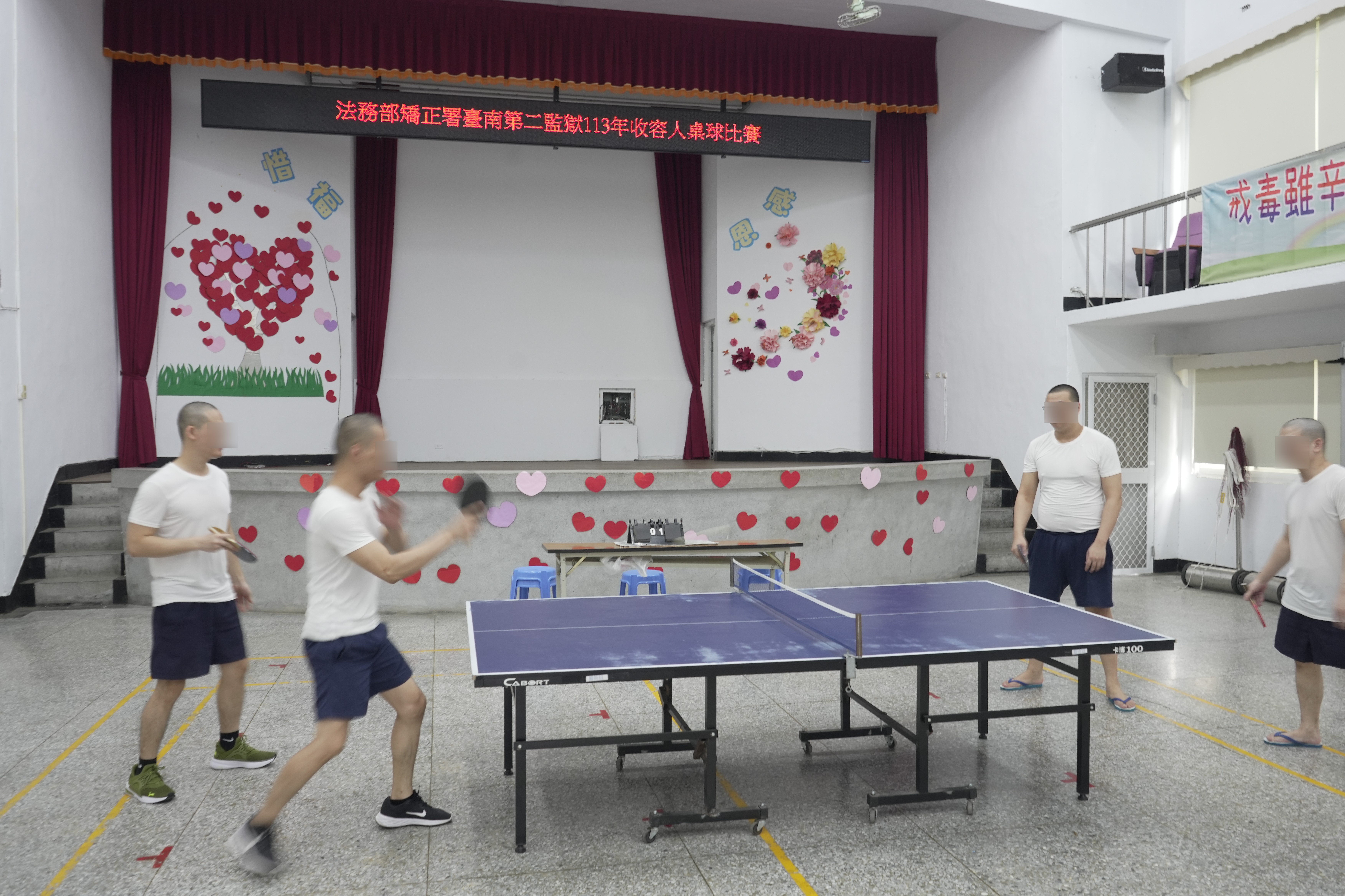 雙打決賽默契十足變換位置