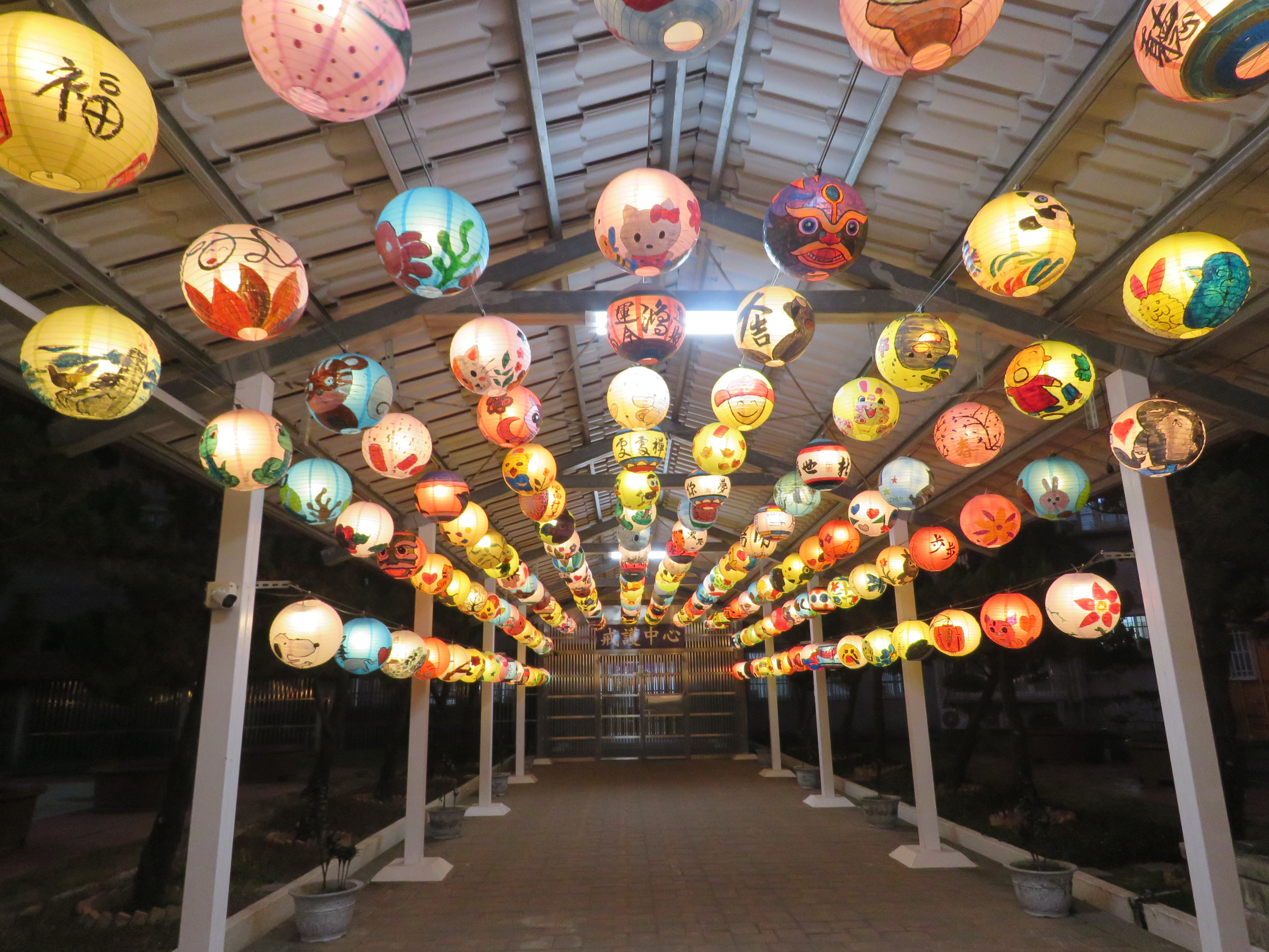 藝術佈置－燈籠海點亮年節氛圍