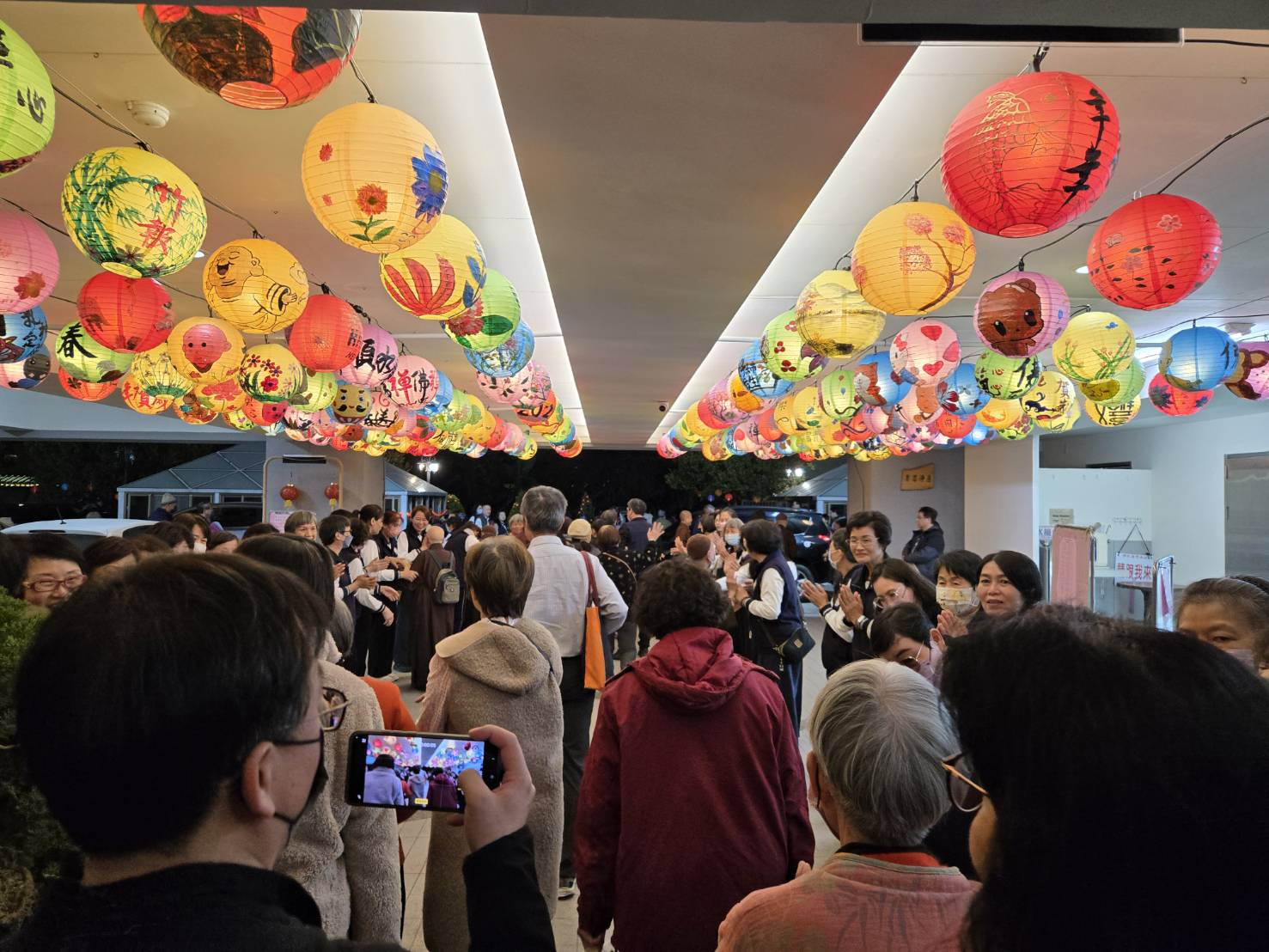 觀賞人員眾多，現場反應熱烈、讚譽有加