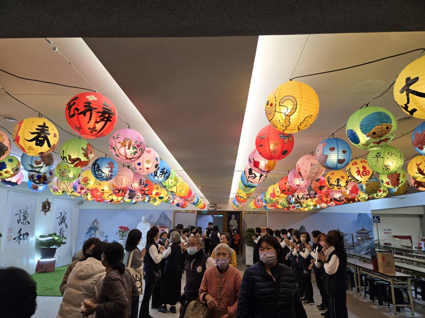 觀賞人員眾多，現場反應熱烈、讚譽有加.